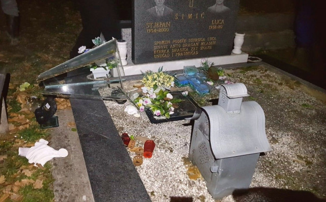 DOM NARODA FBiH Klub Hrvata osudio skrnavljenje katoličkog groblja u Tuzli