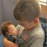 Prekrasna snimka bratske ljubavi koju je u jednoj noći pregledalo milijun ljudi