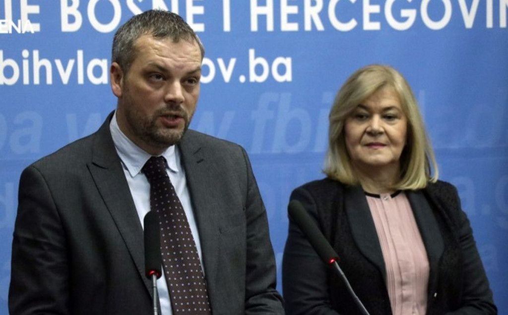 KAJTAZ Pola milijuna KM za nabavku besplatnih udžbenika