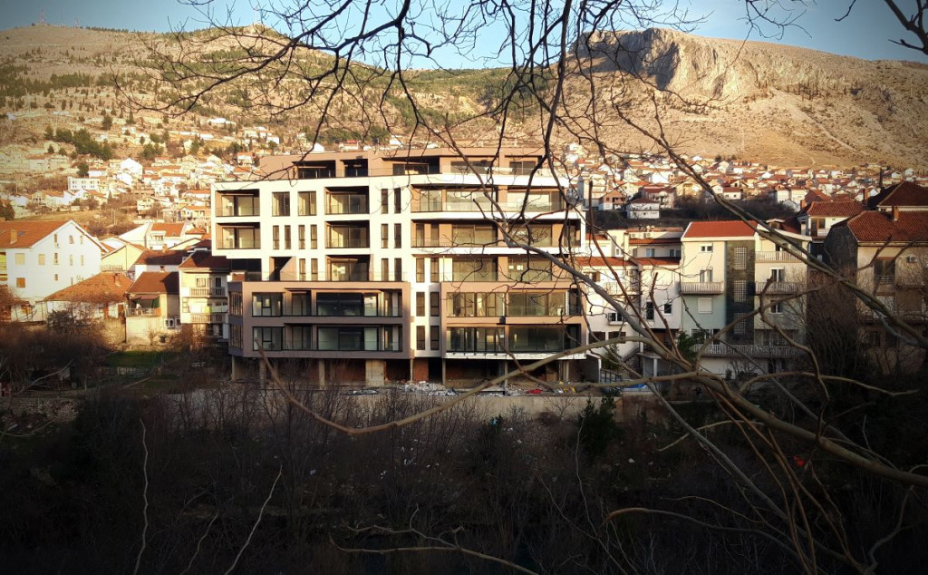 Afera Urbicid - Zgrada na Carini - Cesars Residence