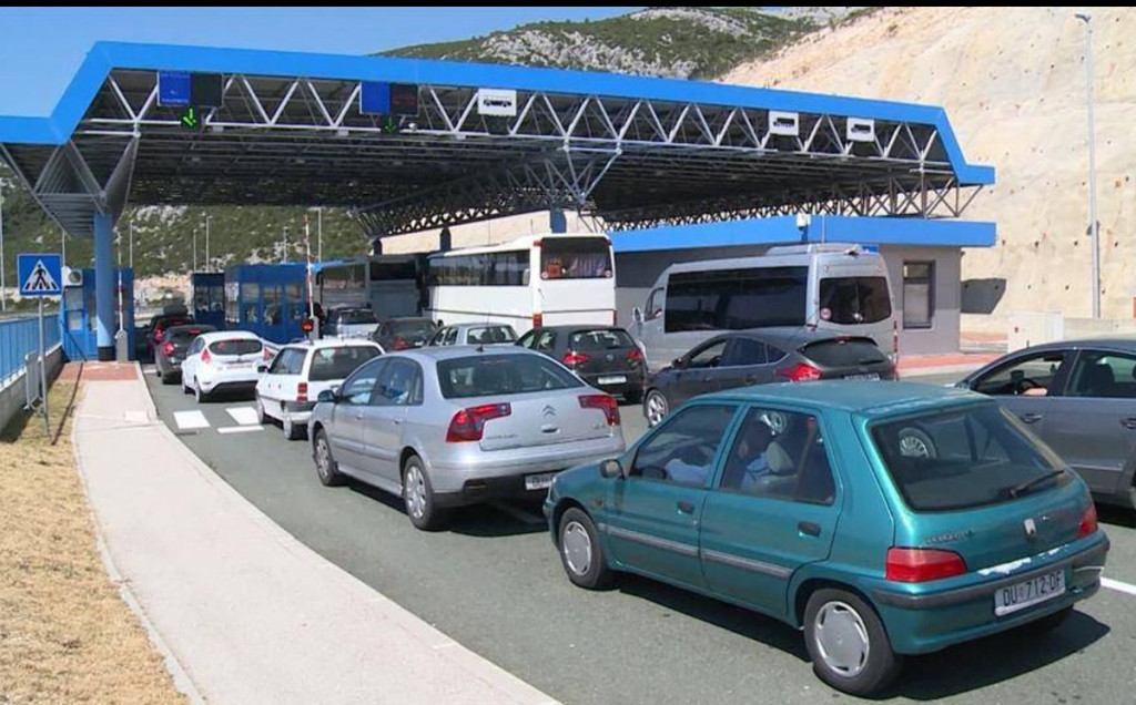 Pri ulasku u BiH stranci u novčaniku moraju imati 150 KM