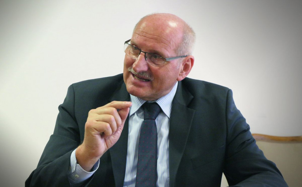 OPOZVAN ZBOG ONOG ŠTO ČOVIĆ REDOVITO ČINI Del Vechio i dalje tvrdi da je išao samo na sastanak