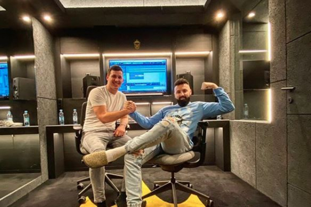 Mostarac Valentino Perutina snima u novom studiju Jale Brata i Bube Corellija
