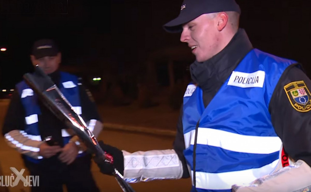 LIVNO Policija vozačice darivala ružama