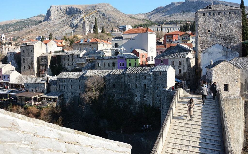 NEVJEROJATNO Muškarac danas skočio sa Starog mosta