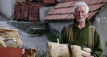 Nema lijeka kojeg nema na Biokovu: 70-godišnji pustolov iz Zagvozda otkrio je brojne eliksire koje daruje