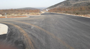 OLAKŠANJE VOZAČIMA KROZ HERCEGOVINU Dionica kroz Zviroviće konačno u dvije trake