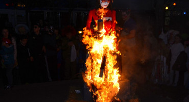 Centar 2 zapalio veleposlanicu u Češkoj, ona ih nazvala maloumnima