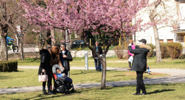 Mostar, sunce, šetnja