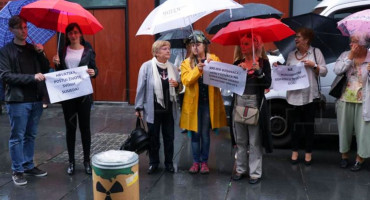 Aktivisti prosvjedovali pred hrvatskim veleposlanstvom zbog planova za Trgovsku goru