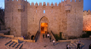 NAGRADNA IGRA HKK Široki poklanja putovanje u Svetu zemlju