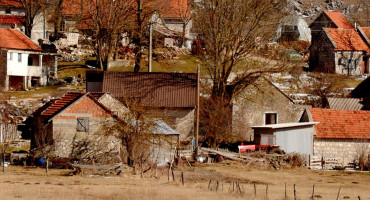 SELO KOJE TIHO NESTAJE Dio Mostara koji je odsječen od civilizacije