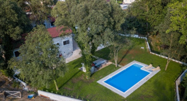 Stranci skupo plaćaju noćenje u starim hercegovačkim kućama, koje mi napuštamo