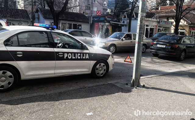 Prometna nesreća u Mostaru, ozlijeđen pješak u ulici Stjepana Radića
