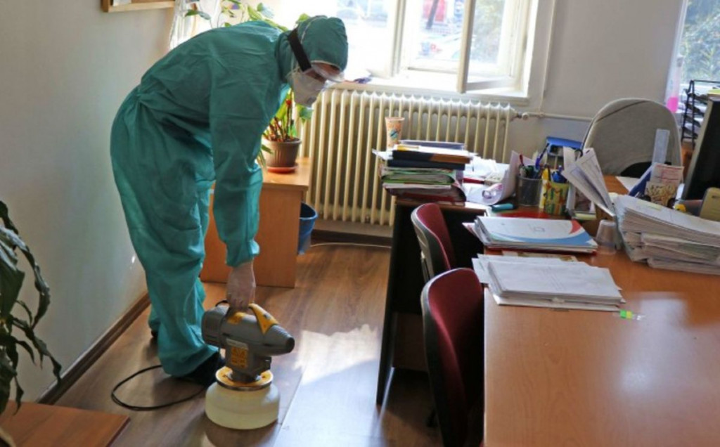 Počela je dezinfekcija gradskih površina u Mostaru