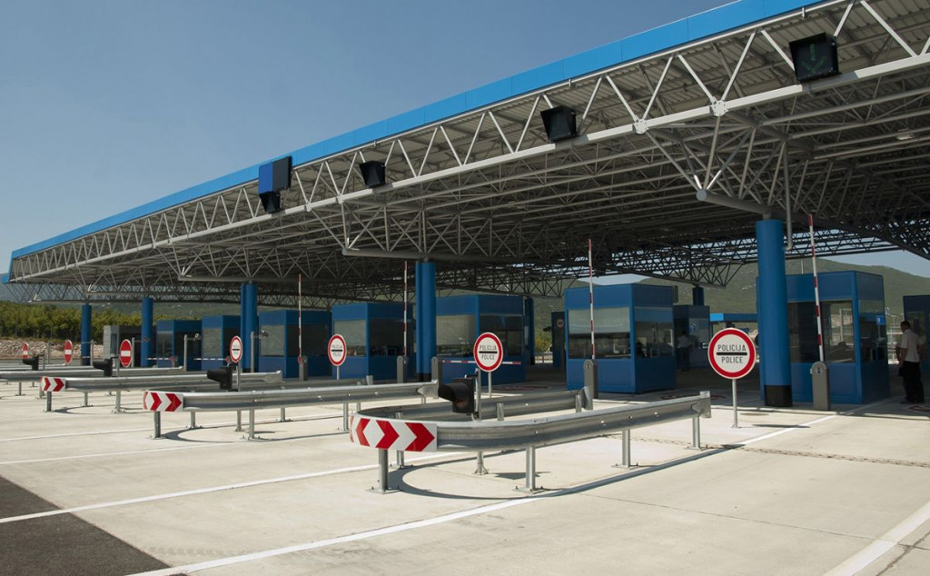 Granice BiH otvorene samo za robni promet, ulazak u zemlju limitiran