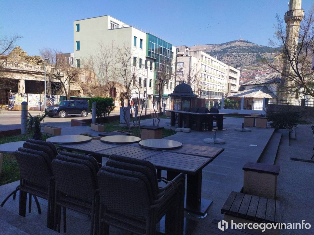 Vlasnici kafića u Mostaru zbog dezinfekcije moraju ukloniti stolove i stolice
