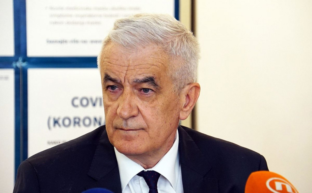 VJEKOSLAV MANDIĆ Ne može se država zatvarati i živjeti da se ne radi, nosite maske