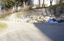 Iako je Uborak odblokiran, neka naselja zatrpana smećem