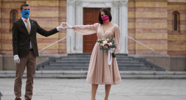 U VRIJEME KORONE REKLI 'DA' Vjenčanje s razmakom i pod maskama