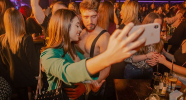 STRIPTIZ SHOW Ludi provod u Mostaru za Dan žena