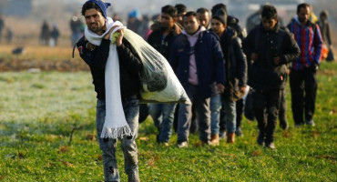 ERDOGAN IH PUSTIO Migranti stigli na Lezbos