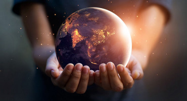 RAZLIČIT POGLED NA VIRUS U Šveđana rade škole i kafići, u Austriji masovna testiranja