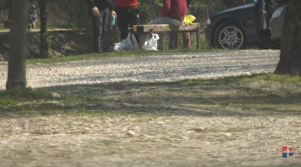 ROŠTILJANJE NA BUNI Neki i dalje ne shvaćaju ozbiljnost situacije