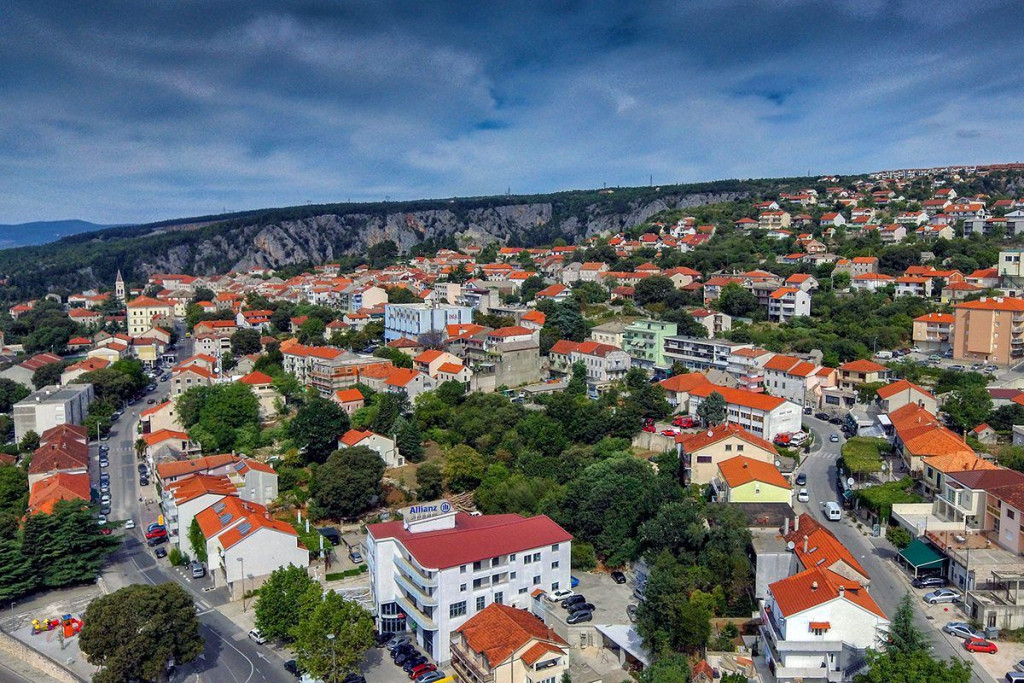 KORONA U IMOTSKOM Sad mi Jelina sestra kaže da je čula od Ivke