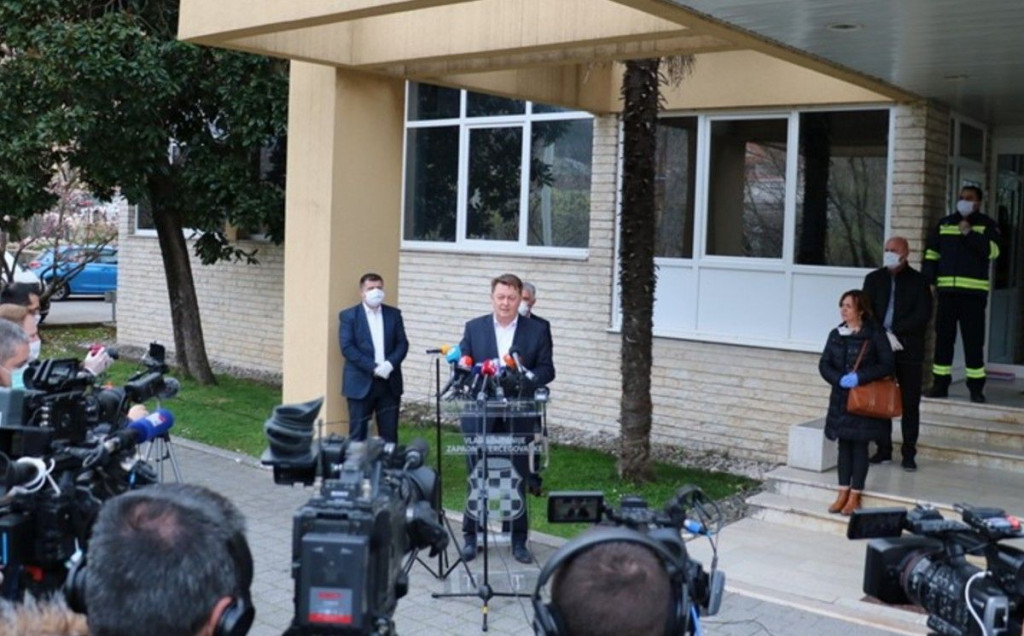 ZHŽ USVOJILA KORONA ZAKON Ministri sebi smanjili plaću za 20 posto