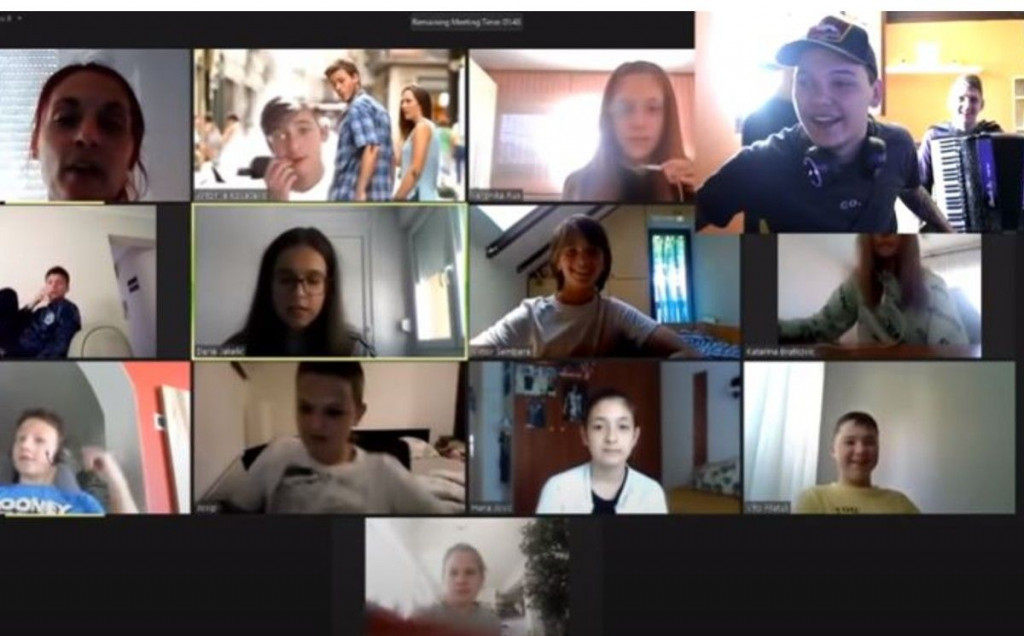 Hrvatski YouTuber s harmonikom "upadao" na nastavu u BiH