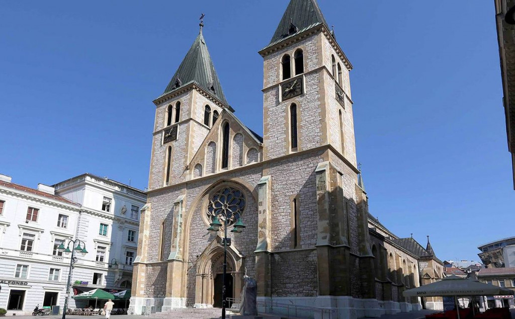 SARAJEVO Zbog mise zabranili promet i kretanje pješaka u blizini Katedrale