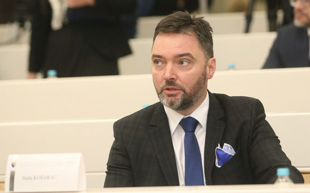 ZBOG KORONA DERNEKA Ministar Košarac ponudio ostavku