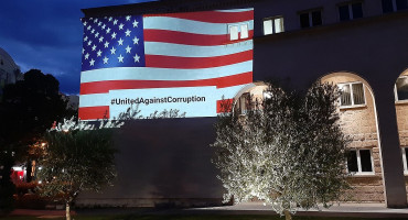 MOSTAR Mladi na zidu pružili Amerikancima podršku protiv korupcije