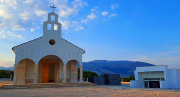 Crkva svetog Josipa Radnika na Groblju Mira