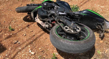 MOSTAR Motociklom se zabio u automobil