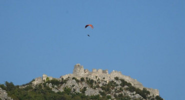 PARAGLIDING LJUBUŠKI Iznad grada ćemo imati mali 'stadion' za polijetanje