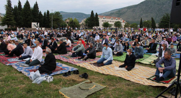 MOSTAR Ramazanski bajram dočekan pod otvorenim nebom