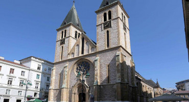 SARAJEVO Zbog mise zabranili promet i kretanje pješaka u blizini Katedrale
