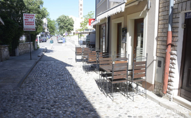 Terase, stolovi i oprema bez odobrenja moraju se ukloniti, Grad Mostar najavio kontrole