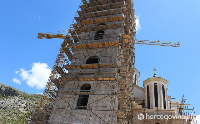 NAKON EMOTIVNIH RIJEČI I DOLAZAKA Vlada 'velikodušno' pomogla nedavno oštećenu Sabornu crkvu u Mostaru
