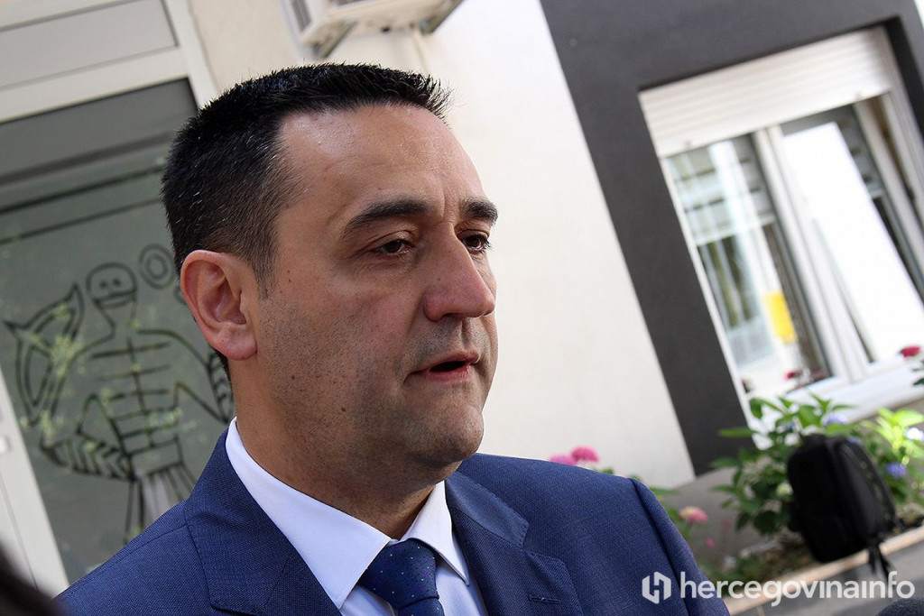 Veleposlanstvo SAD: Neprihvatljivo bošnjačko veličanje ratnih zločinaca