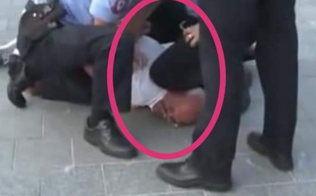"AMERIČKI" POLICAJCI U BIH Srećom ova brutalnost je trajala kraće i Bruno nije završio kao Floyd