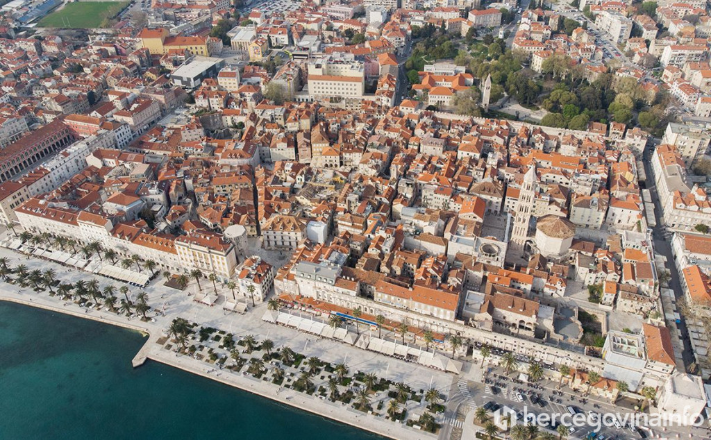 DALMACIJA Ovo su mjere koje su od ponoći na snazi, stižu kritike