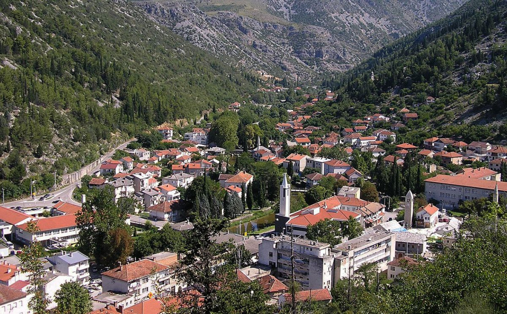 Na koronavirus pozitivna osoba koja radi u Stocu