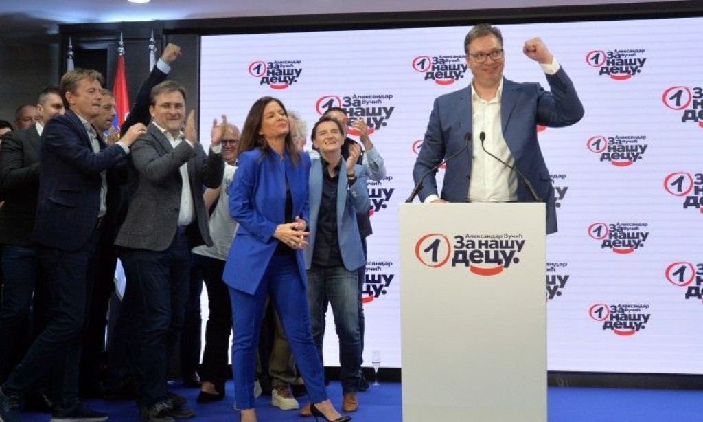 Vučić proglasio pobjedu s dva milijuna osvojenih glasova