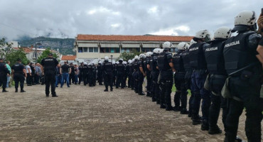 DRAMA U SUSJEDSTVU Uhićen gradonačelnik, vijećnika iznijeli iz zgrade