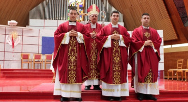 U mostarskoj katedrali zaređeni novi svećenici