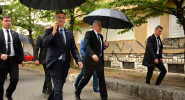 PREFARBAJ, PREKRIJ, IZRAVNAJ Plenkovićev dolazak još jednom pokazao koliko se stidimo sami sebe