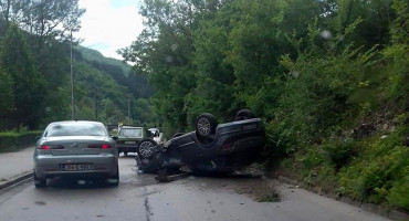 KONJIC Ozlijeđen pri izvrtanju auta na krov